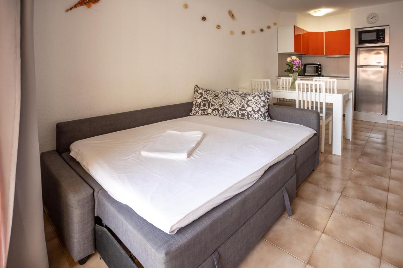 Castle Harbour Phoebe'S Flat Los Cristianos By Lovetenerife Exterior photo